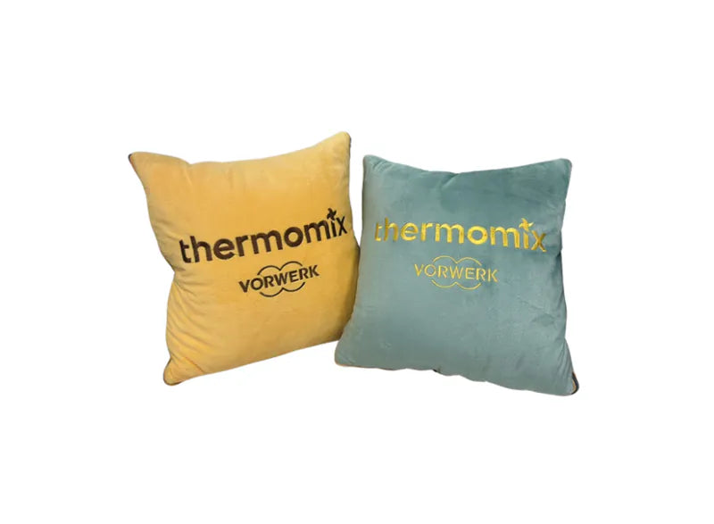 TM logo二合一抱枕毯(一組兩入)-蜂蜜黃&薄荷綠